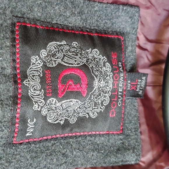 Coat - Picture 2 of 3